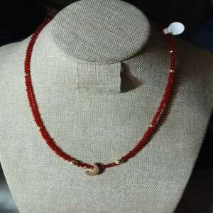 Collar Luna Roja